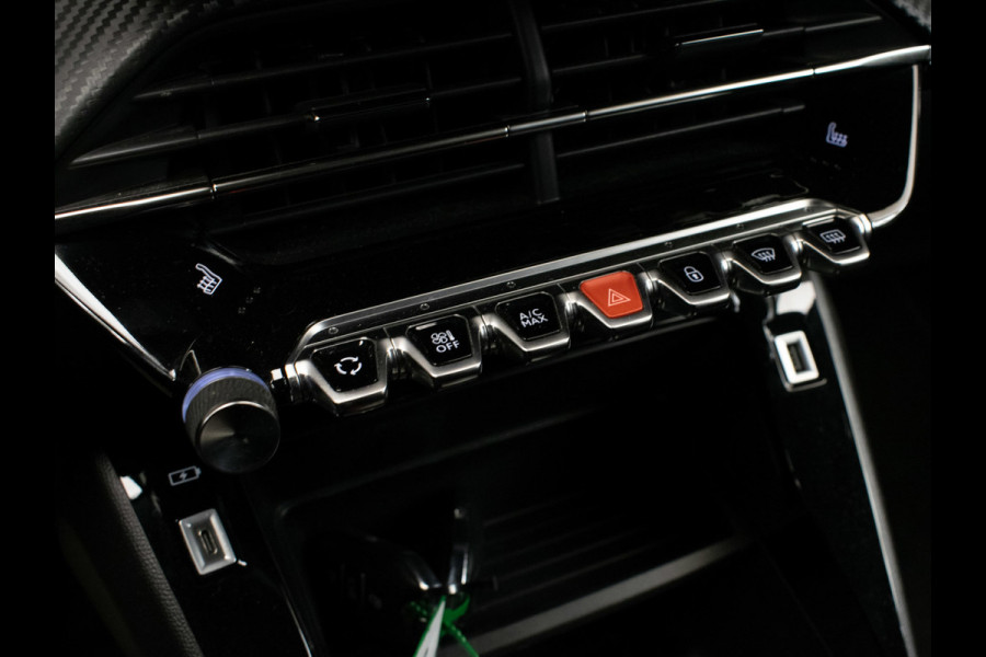 Peugeot e-2008 EV Allure 50 kWh SOH 92% (APPLE CARPLAY,PDC,SPORTSTOELEN,STOELVERWARMING,CAMERA,PDC,LM VELGEN,BLUETOOTH,NETTESTAAT)