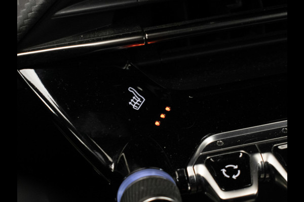 Peugeot e-2008 EV Allure 50 kWh SOH 92% (APPLE CARPLAY,PDC,SPORTSTOELEN,STOELVERWARMING,CAMERA,PDC,LM VELGEN,BLUETOOTH,NETTESTAAT)