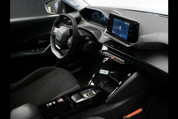 Peugeot e-2008 EV Allure 50 kWh SOH 92% (APPLE CARPLAY,PDC,SPORTSTOELEN,STOELVERWARMING,CAMERA,PDC,LM VELGEN,BLUETOOTH,NETTESTAAT)