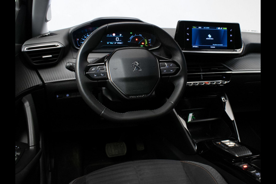 Peugeot e-2008 EV Allure 50 kWh SOH 92% (APPLE CARPLAY,PDC,SPORTSTOELEN,STOELVERWARMING,CAMERA,PDC,LM VELGEN,BLUETOOTH,NETTESTAAT)