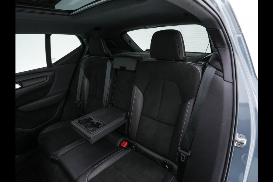 Volvo XC40 Recharge P8 AWD R-Design [ 3-Fase-11kW ] {SOH-90%} (INCL-BTW) Aut. *PANO | LEATHER-ALCANTARA | ADAPTIVE-CRUISE | DIGI-COCKPIT | FULL-LED | HARMAN/KARDON | TOPVIEW | NAVI-FULLMAP | ECC | PDC | KEYLESS | HEATED-SPORTSEATS | TOWBAR | 20''ALU*