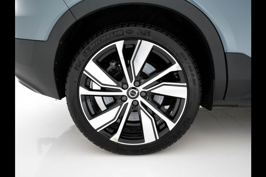 Volvo XC40 Recharge P8 AWD R-Design [ 3-Fase-11kW ] {SOH-90%} (INCL-BTW) Aut. *PANO | LEATHER-ALCANTARA | ADAPTIVE-CRUISE | DIGI-COCKPIT | FULL-LED | HARMAN/KARDON | TOPVIEW | NAVI-FULLMAP | ECC | PDC | KEYLESS | HEATED-SPORTSEATS | TOWBAR | 20''ALU*
