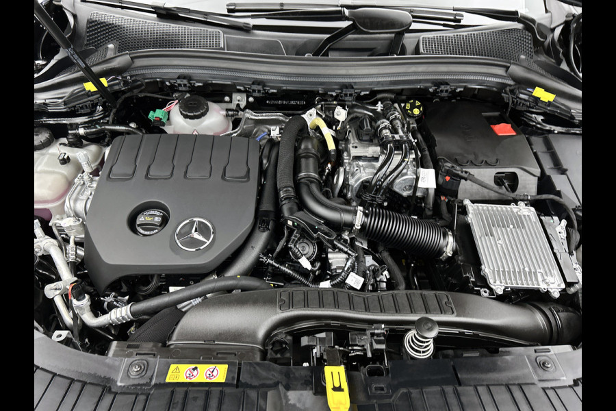 Mercedes-Benz GLA 250 e Business Solution AMG | AMG Line Plus pakket | Nightpakket | Head-up display | MULTIBEAM LED | 360° camera | Panoramaschuifdak | 20 inch AMG velgen | Augmented Reality navigatie |