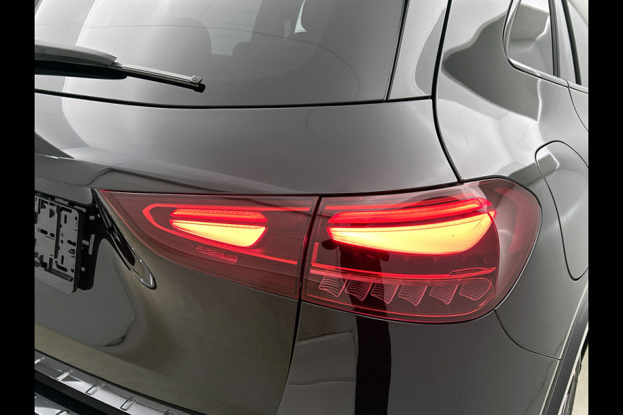 Mercedes-Benz GLA 250 e Business Solution AMG | AMG Line Plus pakket | Nightpakket | Head-up display | MULTIBEAM LED | 360° camera | Panoramaschuifdak | 20 inch AMG velgen | Augmented Reality navigatie |