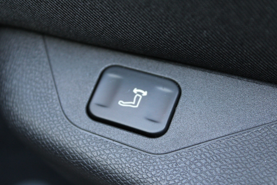 Opel Grandland 1.6 Turbo Plug-in-Hybrid Ultimate | Panoramadak | Trekhaak | Head-Up | FOCAL