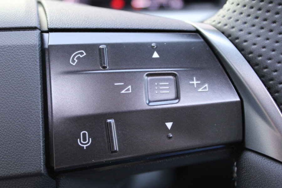 Opel Grandland 1.6 Turbo Plug-in-Hybrid Ultimate | Panoramadak | Trekhaak | Head-Up | FOCAL