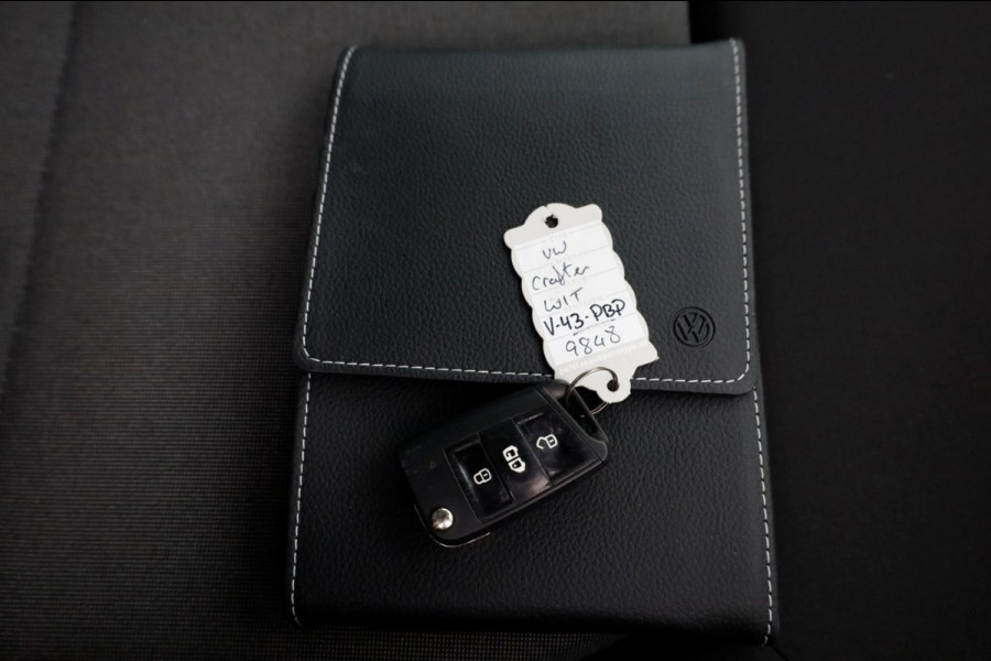 Volkswagen Crafter 35 2.0 TDI 140pk DSG-Automaat L3H2 (L2H1) Comfortline Navi/Camera/Inrichting 08-2020