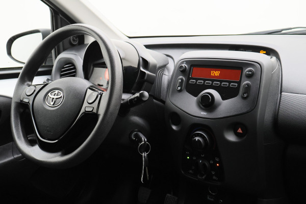 Toyota Aygo 1.0 VVT-i x-fun 5-Deurs, Airco, Bluetooth, Elektrische Ramen, Xenon, Radio, USB