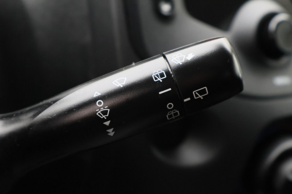 Toyota Aygo 1.0 VVT-i x-fun 5-Deurs, Airco, Bluetooth, Elektrische Ramen, Xenon, Radio, USB