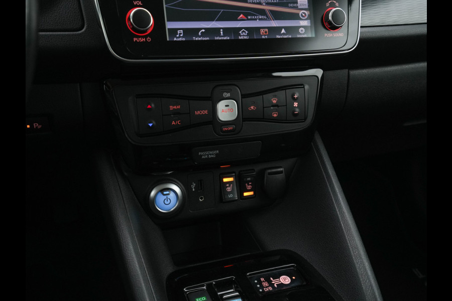 Nissan Leaf Tekna 40 kWh *LUXURY-LEATHER | FULL-LED | KEYLESS | NAVI-FULLMAP | BLIND-SPOT | BOSE-SOUND | DAB+ | HEATED-COMFORTSEATS | DIGI-COCKPIT | PRIVACY-GLASS | TOPVIEW-CAMERA | 17"ALU*