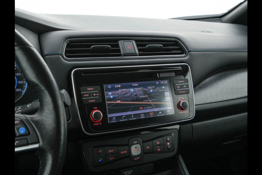 Nissan Leaf Tekna 40 kWh *LUXURY-LEATHER | FULL-LED | KEYLESS | NAVI-FULLMAP | BLIND-SPOT | BOSE-SOUND | DAB+ | HEATED-COMFORTSEATS | DIGI-COCKPIT | PRIVACY-GLASS | TOPVIEW-CAMERA | 17"ALU*