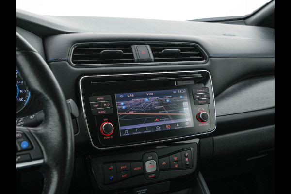 Nissan Leaf Tekna 40 kWh *LUXURY-LEATHER | FULL-LED | KEYLESS | NAVI-FULLMAP | BLIND-SPOT | BOSE-SOUND | DAB+ | HEATED-COMFORTSEATS | DIGI-COCKPIT | PRIVACY-GLASS | TOPVIEW-CAMERA | 17"ALU*