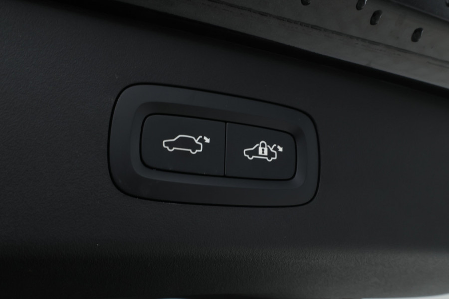 Lynk & Co 01 1.5 360 Graden, Navigatie, Climate, Full black