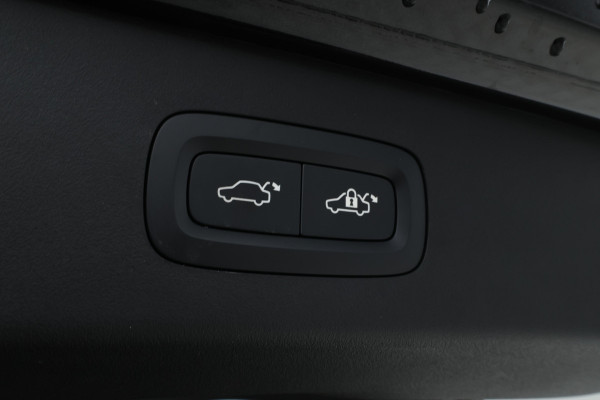 Lynk & Co 01 1.5 360 Graden, Navigatie, Climate, Full black