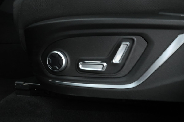 Lynk & Co 01 1.5 360 Graden, Navigatie, Climate, Full black