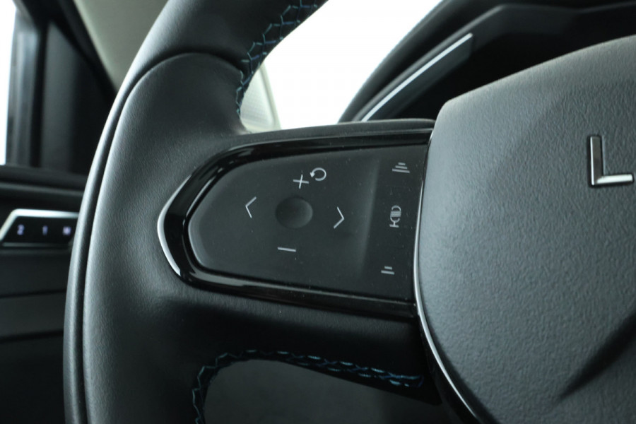 Lynk & Co 01 1.5 360 Graden, Navigatie, Climate, Full black