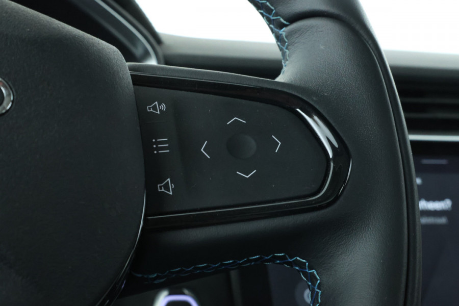 Lynk & Co 01 1.5 360 Graden, Navigatie, Climate, Full black