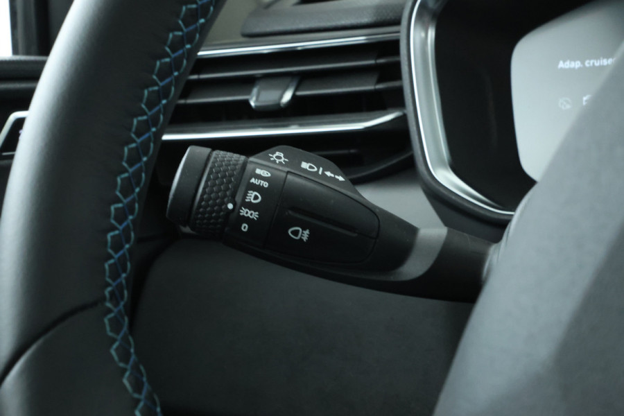 Lynk & Co 01 1.5 360 Graden, Navigatie, Climate, Full black