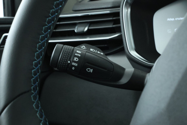 Lynk & Co 01 1.5 360 Graden, Navigatie, Climate, Full black