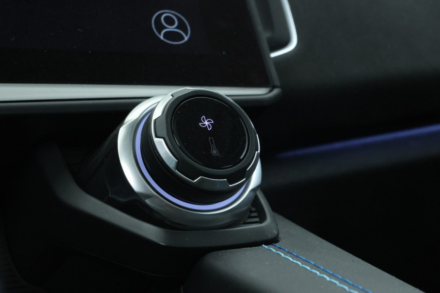 Lynk & Co 01 1.5 360 Graden, Navigatie, Climate, Full black