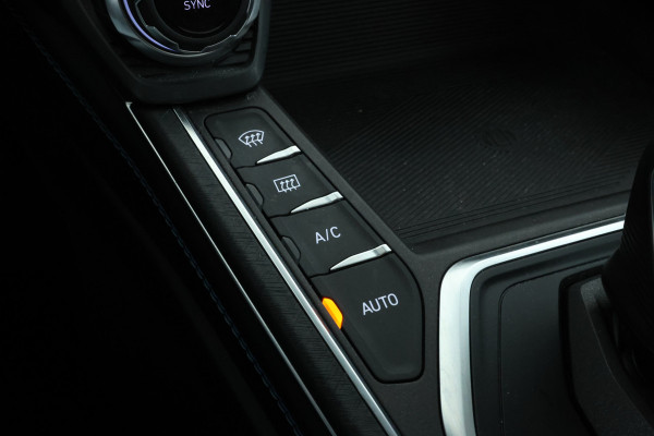 Lynk & Co 01 1.5 360 Graden, Navigatie, Climate, Full black