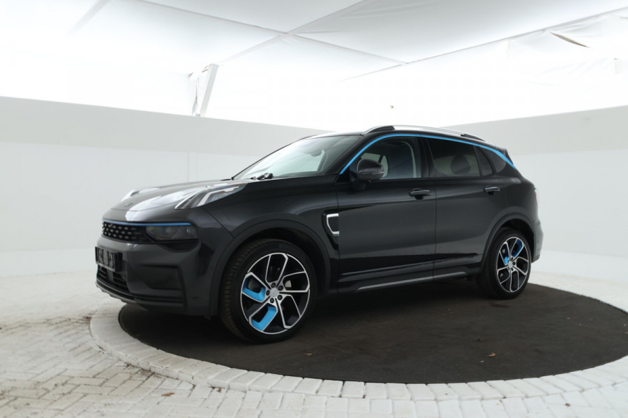 Lynk & Co 01 1.5 360 Graden, Navigatie, Climate, Full black
