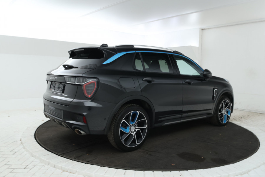 Lynk & Co 01 1.5 360 Graden, Navigatie, Climate, Full black