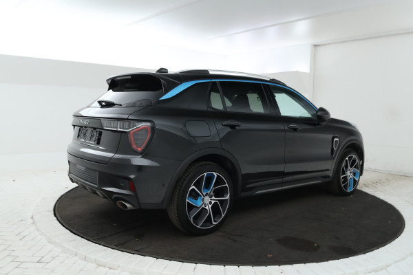 Lynk & Co 01 1.5 360 Graden, Navigatie, Climate, Full black
