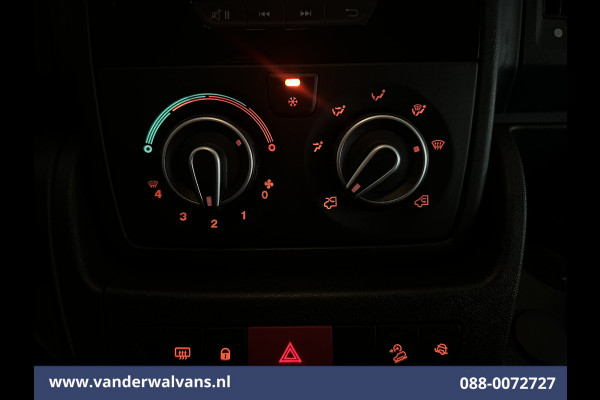 Peugeot Boxer 2.2 BlueHDi 141pk Bakwagen Laadklep Euro6 Airco | Cruisecontrol | 995kg laadvermogen Bijrijdersbank