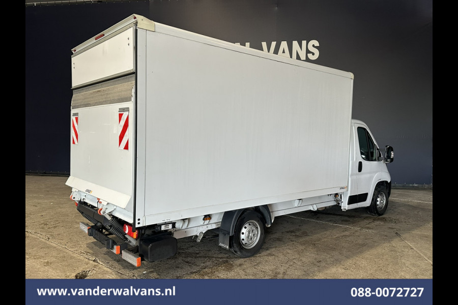 Peugeot Boxer 2.2 BlueHDi 141pk Bakwagen Laadklep Euro6 Airco | Cruisecontrol | 995kg laadvermogen Bijrijdersbank
