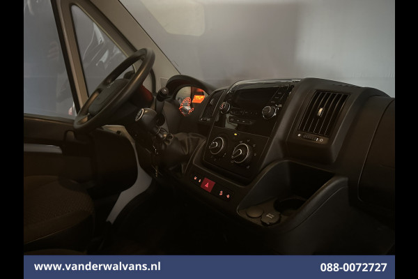 Peugeot Boxer 2.2 BlueHDi 141pk Bakwagen Laadklep Euro6 Airco | Cruisecontrol | 995kg laadvermogen Bijrijdersbank