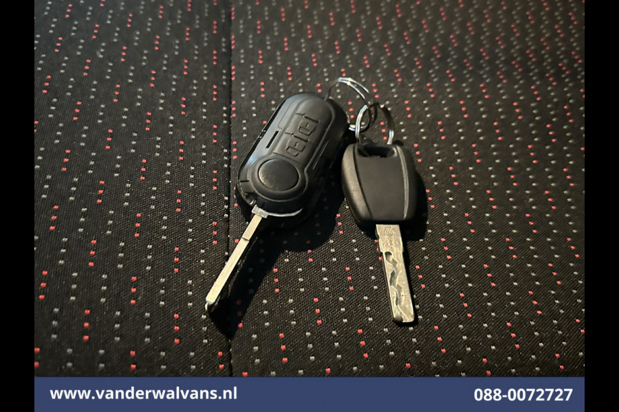 Peugeot Boxer 2.2 BlueHDi 141pk Bakwagen Laadklep Euro6 Airco | Cruisecontrol | 995kg laadvermogen Bijrijdersbank