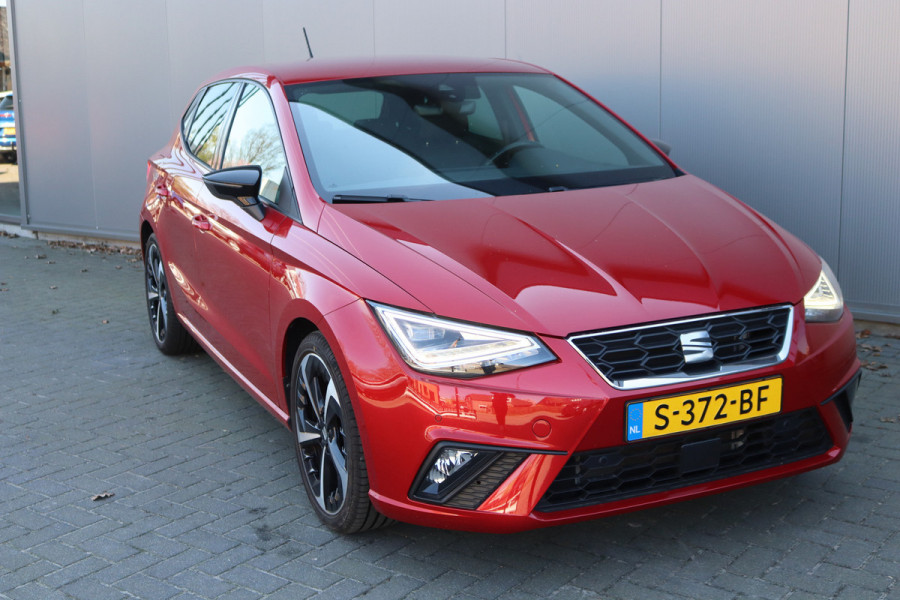 Seat Ibiza 95PK EcoTSI FR Business Intense Navigatie/Camera/Stoelverwarming/Full-LED