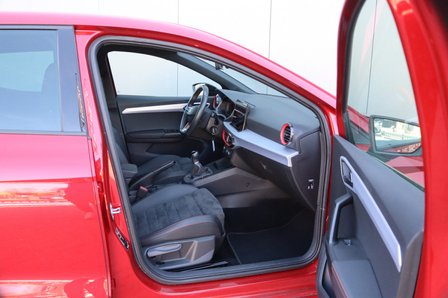 Seat Ibiza 95PK EcoTSI FR Business Intense Navigatie/Camera/Stoelverwarming/Full-LED