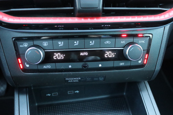 Seat Ibiza 95PK EcoTSI FR Business Intense Navigatie/Camera/Stoelverwarming/Full-LED