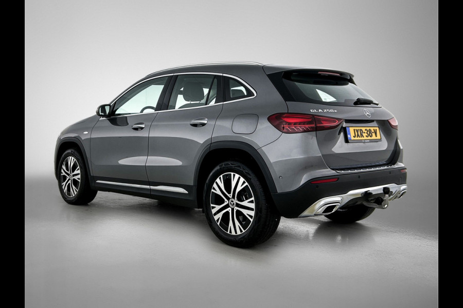 Mercedes-Benz GLA 250 e Plug-In Hybride Trekhaak | Distronic | Sfeerverlichting | Stuur en Stoelverwarming | Ledkoplampen Inclusief 24 maanden MB Certified garantie voor Europa.