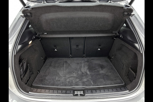 Mercedes-Benz GLA 250 e Plug-In Hybride Trekhaak | Distronic | Sfeerverlichting | Stuur en Stoelverwarming | Ledkoplampen Inclusief 24 maanden MB Certified garantie voor Europa.