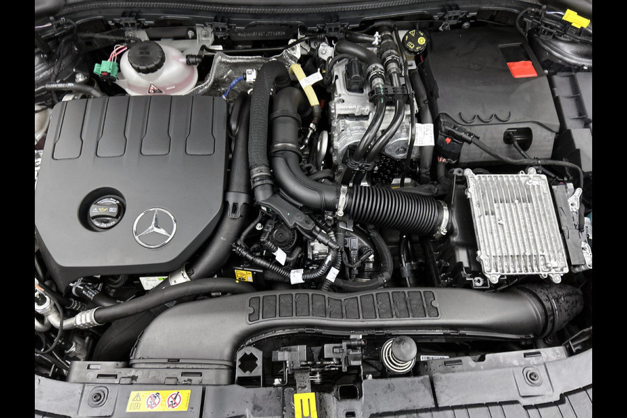 Mercedes-Benz GLA 250 e Plug-In Hybride Trekhaak | Distronic | Sfeerverlichting | Stuur en Stoelverwarming | Ledkoplampen Inclusief 24 maanden MB Certified garantie voor Europa.