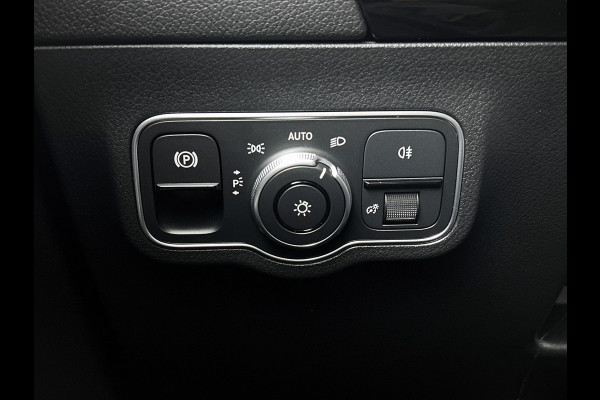 Mercedes-Benz GLA 250 e Plug-In Hybride Trekhaak | Distronic | Sfeerverlichting | Stuur en Stoelverwarming | Ledkoplampen Inclusief 24 maanden MB Certified garantie voor Europa.