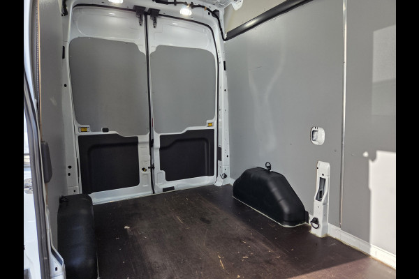 Ford Transit 2.0 TDCI 130Pk L2/H3 Trend AUTOMAAT Airco Trekhaak Cruisecontrol Stoelverwarming Parkeersensors