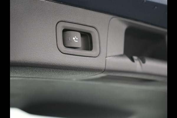 Mercedes-Benz B-Klasse 250 e Progressive PHEV 218pk Dealer O.H. | Trekhaak Af Fabriek | Panodak | Camera | Lederen Sportstoelen Memory & Verwarmd | Apple Carplay | Keyless | Cruise Control | Navigatie | DAB | Plug In Hybrid