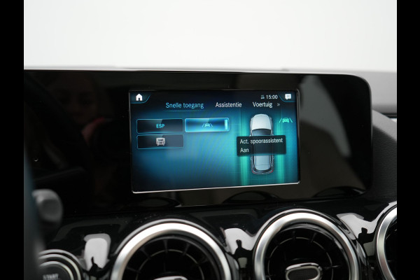 Mercedes-Benz B-Klasse 250 e Progressive PHEV 218pk Dealer O.H. | Trekhaak Af Fabriek | Panodak | Camera | Lederen Sportstoelen Memory & Verwarmd | Apple Carplay | Keyless | Cruise Control | Navigatie | DAB | Plug In Hybrid