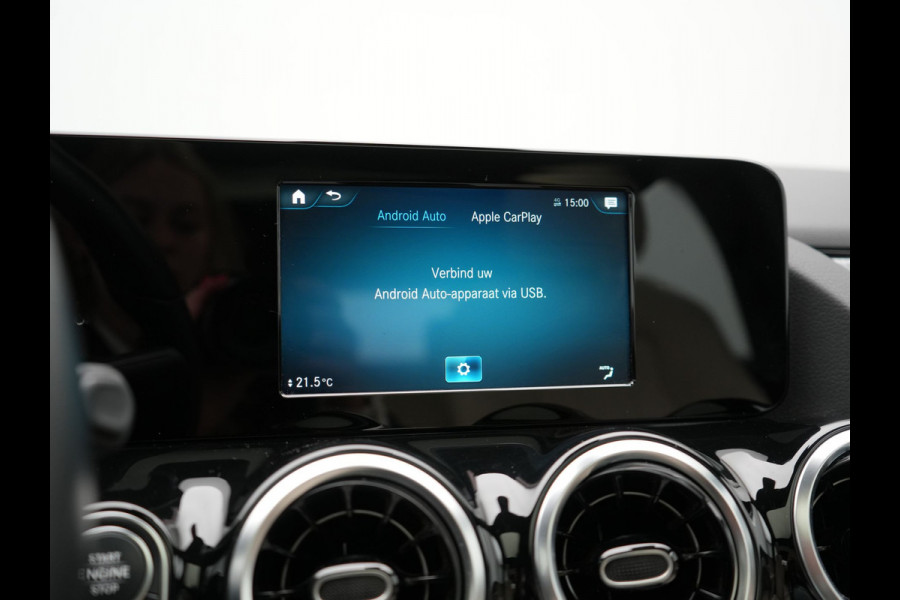 Mercedes-Benz B-Klasse 250 e Progressive PHEV 218pk Dealer O.H. | Trekhaak Af Fabriek | Panodak | Camera | Lederen Sportstoelen Memory & Verwarmd | Apple Carplay | Keyless | Cruise Control | Navigatie | DAB | Plug In Hybrid