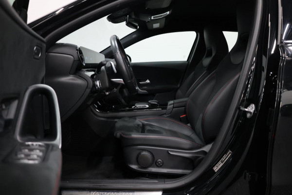 Mercedes-Benz A-Klasse 200 AMG Line LED/SFEER/HALF LEER+S.VERWARMING/CAM/LINE/ACC/ECC/12 MDN GARANTIE!