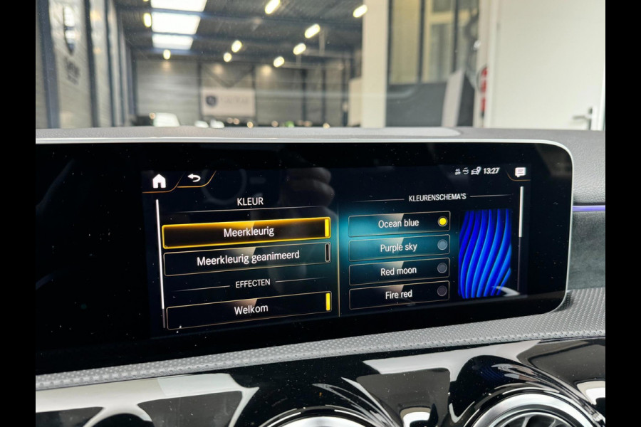 Mercedes-Benz A-Klasse 200 AMG Line LED/SFEER/HALF LEER+S.VERWARMING/CAM/LINE/ACC/ECC/12 MDN GARANTIE!