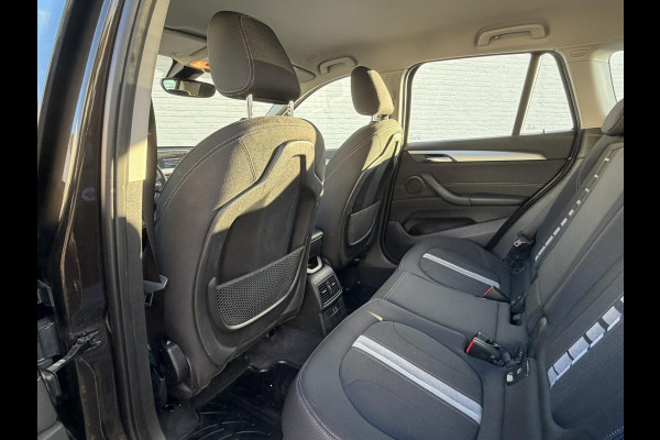 BMW X1 SDrive18i Automaat Clima Cruise Navi Pdc V+A Stoelverwarming Elek. A-klep