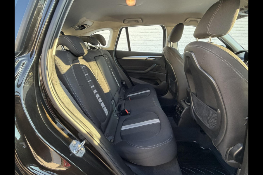 BMW X1 SDrive18i Automaat Clima Cruise Navi Pdc V+A Stoelverwarming Elek. A-klep