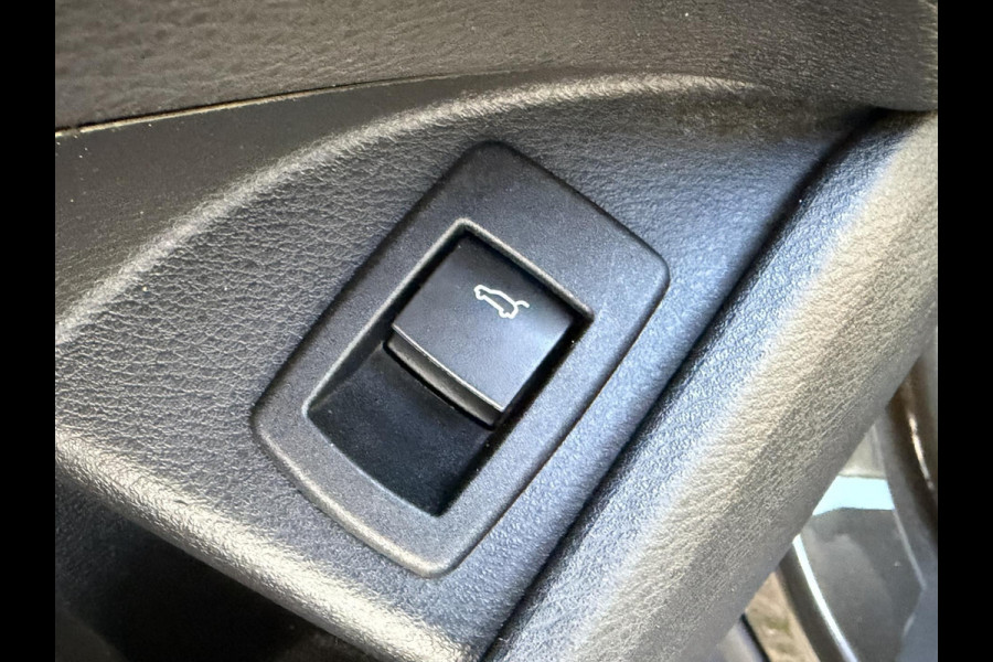 BMW X1 SDrive18i Automaat Clima Cruise Navi Pdc V+A Stoelverwarming Elek. A-klep