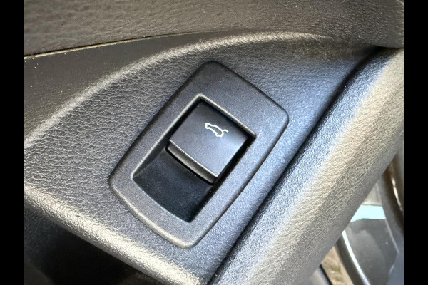 BMW X1 SDrive18i Automaat Clima Cruise Navi Pdc V+A Stoelverwarming Elek. A-klep