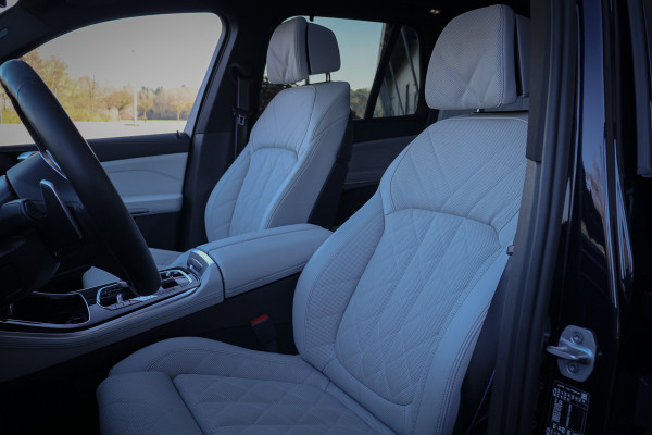 BMW X5 xDrive50e | STOELVERWARMING & VERKOELING | ADAPTIVE CRUISE | 360 CAMERA | APPLE CARPLAY | MEMORY SEATS |
